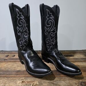 Justin Buck Western Round Toe Embroidered Cowboy Boots J-Flex Comfort Americana.